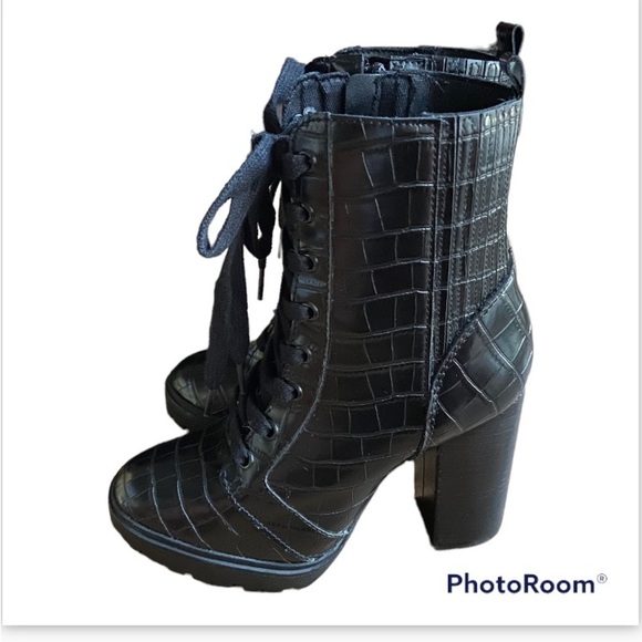Steve Madden Latch faux leather  Boots - Picture 1 of 11